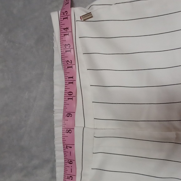Tommy Hilfiger Wpmen' Striped Black White  Elastic Back Waist Dress Pants size 6 - Picture 9 of 12